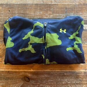 Boys Under Armour thin hoody sweatshirt